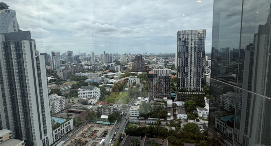 Condo en alquiler de 2 habitaciones en Khlong Toei, Bangkok