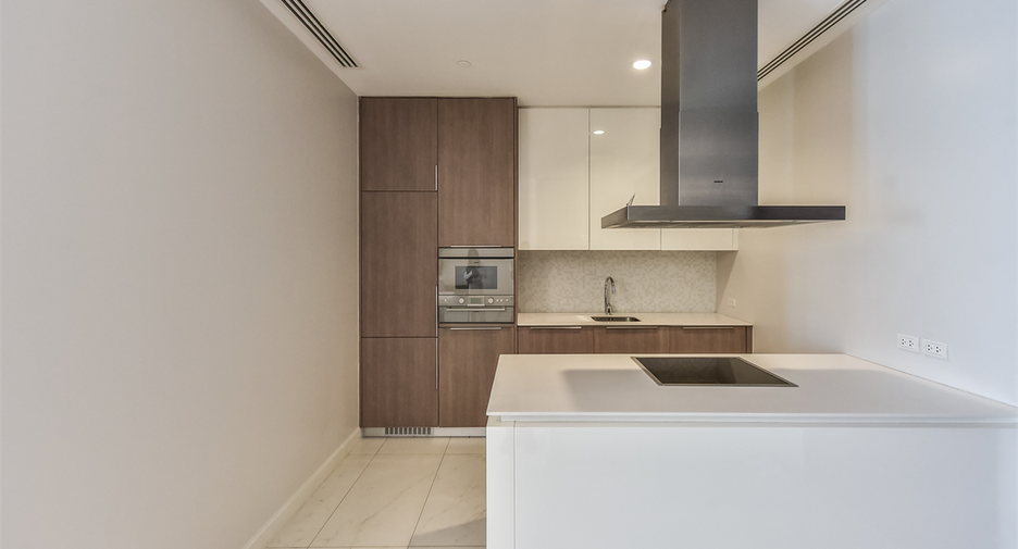 For rent 2 bedrooms condo in Pathum Wan, Bangkok