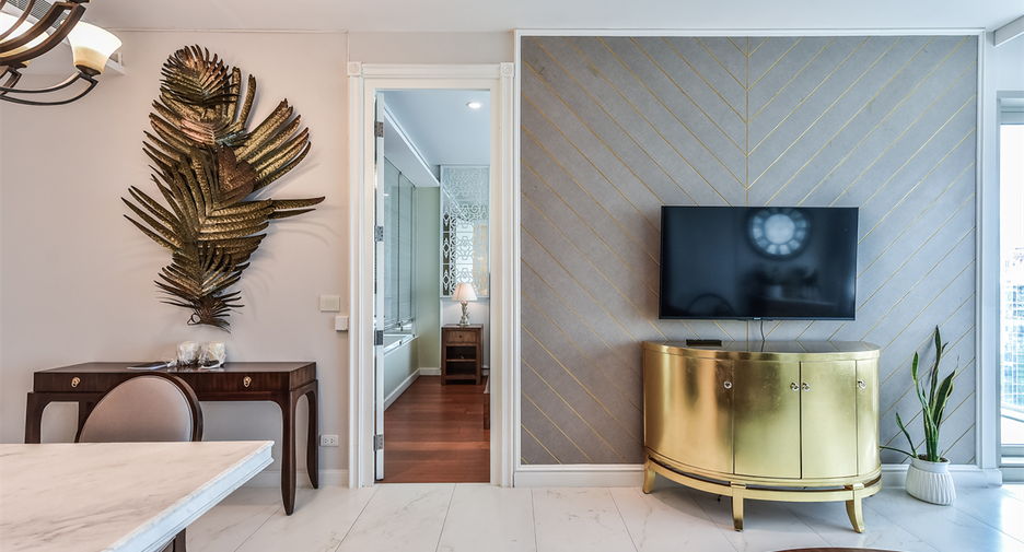 For rent 2 bedrooms condo in Pathum Wan, Bangkok