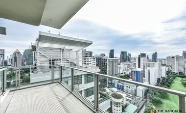 For rent 2 bedrooms condo in Pathum Wan, Bangkok