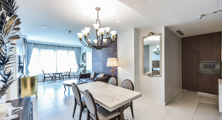 For rent 2 bedrooms condo in Pathum Wan, Bangkok