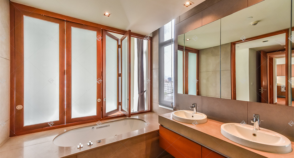 For rent 2 bedrooms condo in Sathon, Bangkok