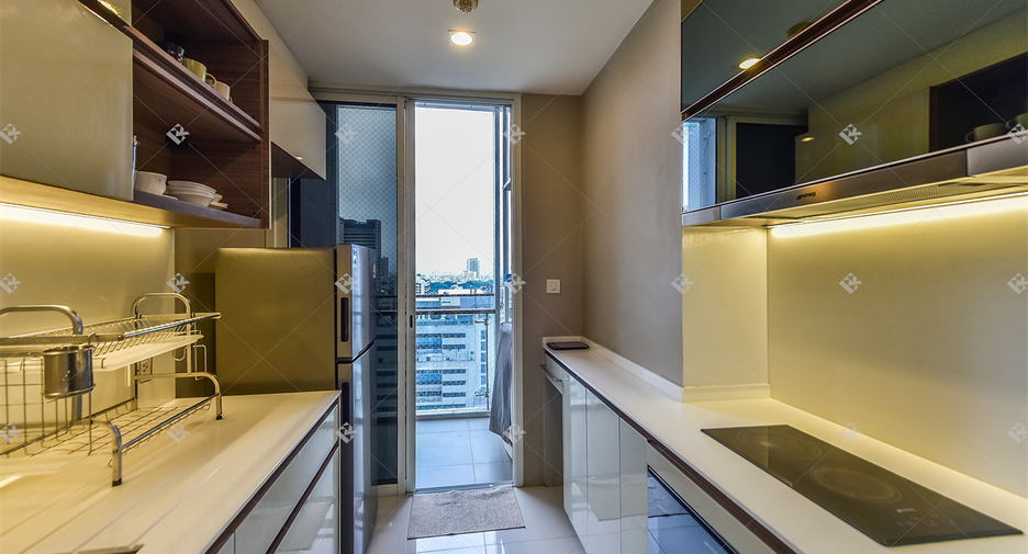 Condo en alquiler de 1 habitaciones en Sathon, Bangkok