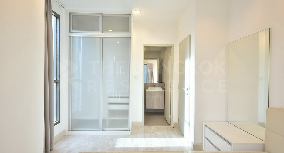 À louer 2 chambres condo à Huai Khwang, Bangkok