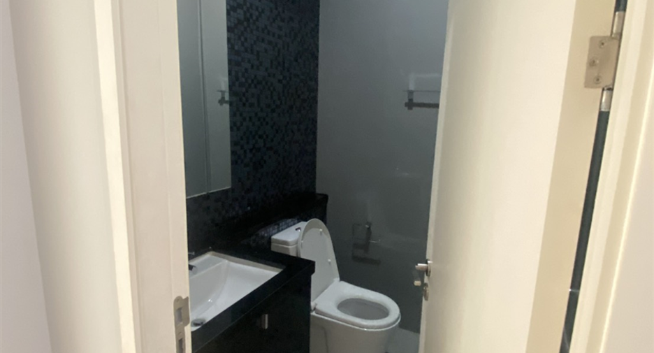 À louer 3 chambres condo à Chatuchak, Bangkok