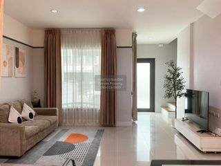 For rent 3 bedrooms townhouse in Bang Phli, Samut Prakan