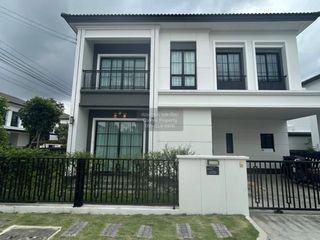 Casa en alquiler de 4 habitaciones en Khlong Sam Wa, Bangkok