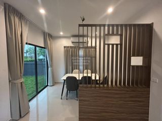 Casa en alquiler de 4 habitaciones en Khlong Sam Wa, Bangkok