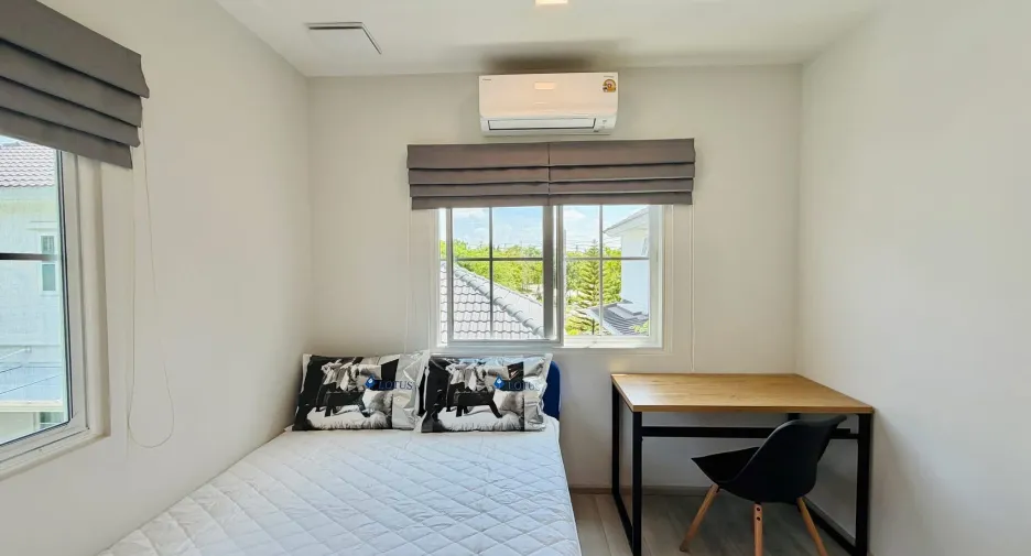 For sale 3 ベッドルーム townhouse in Bang Phli, Samut Prakan