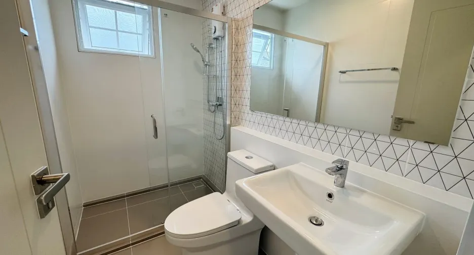 For sale 3 ベッドルーム townhouse in Bang Phli, Samut Prakan