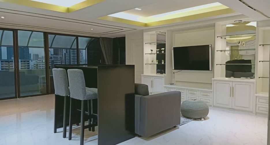 For rent 2 bedrooms condo in Watthana, Bangkok