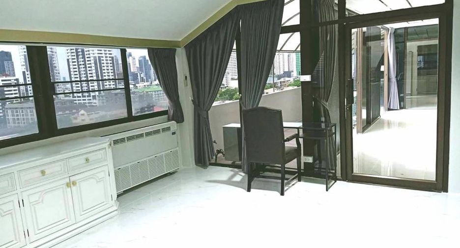 For rent 2 bedrooms condo in Watthana, Bangkok