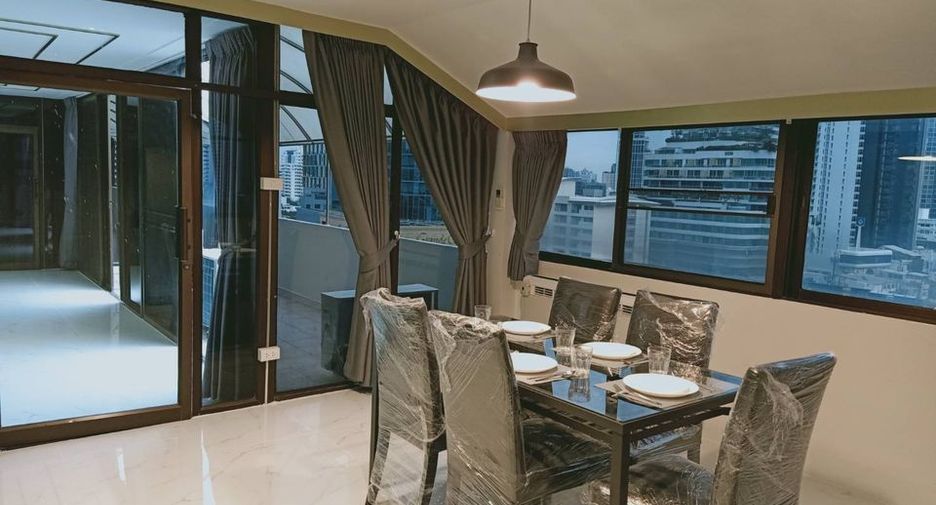 For rent 2 bedrooms condo in Watthana, Bangkok