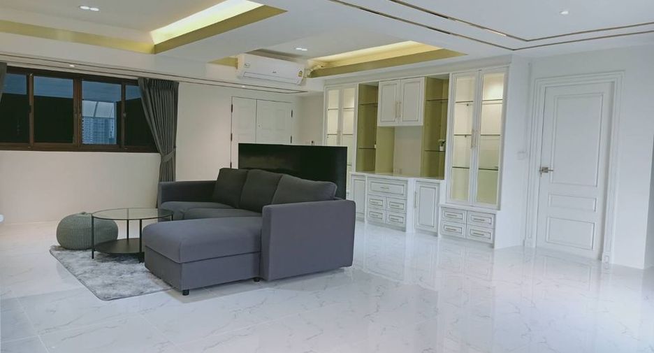 For rent 2 bedrooms condo in Watthana, Bangkok