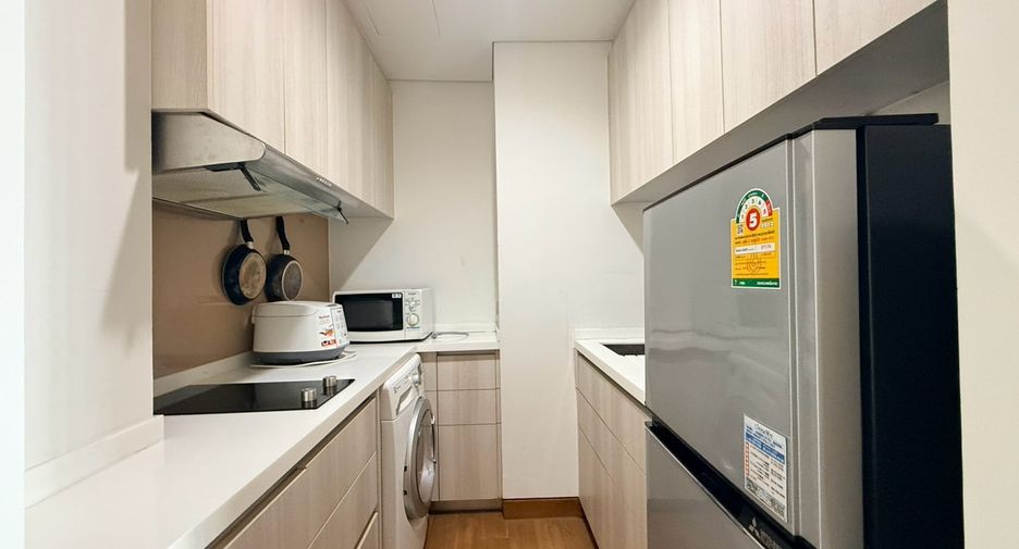 For rent 2 bedrooms condo in Khlong Toei, Bangkok