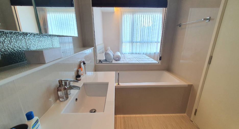 For rent 2 bedrooms condo in Watthana, Bangkok