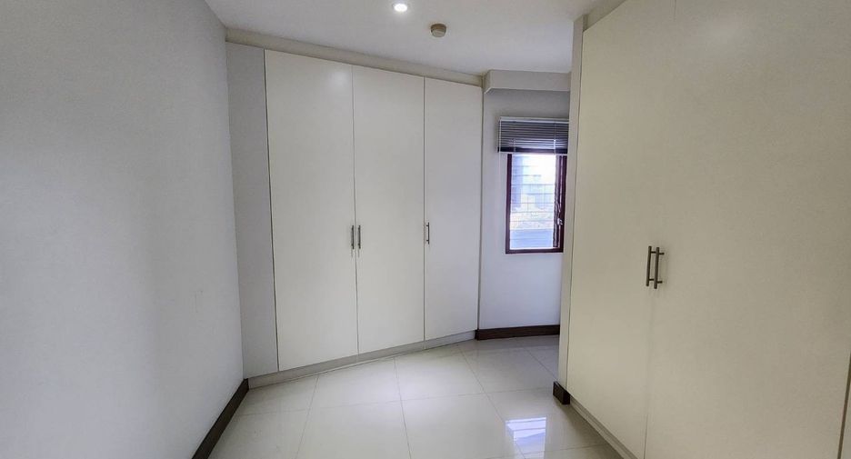 For rent and for sale 2 bedrooms condo in Watthana, Bangkok
