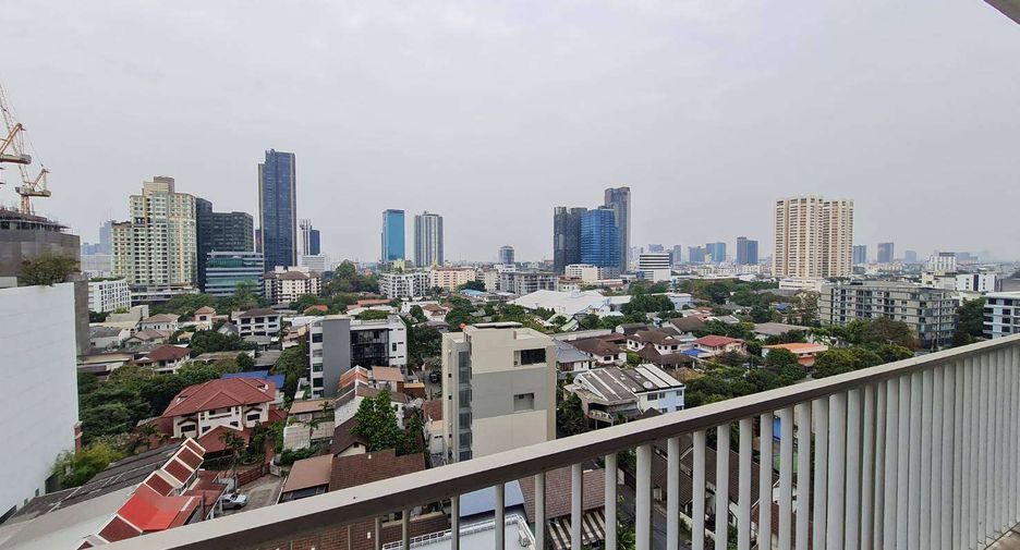 For rent 2 bedrooms condo in Watthana, Bangkok