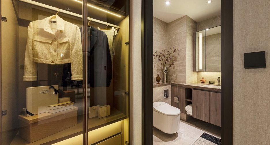 For sale 2 bedrooms condo in Pathum Wan, Bangkok