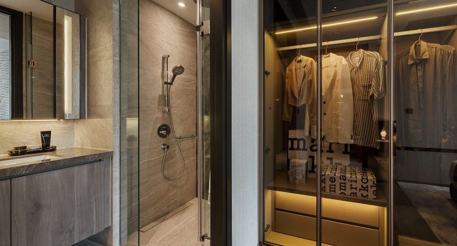 For sale 2 bedrooms condo in Pathum Wan, Bangkok