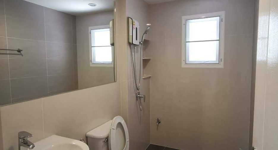 For rent 4 bedrooms house in Bang Na, Bangkok
