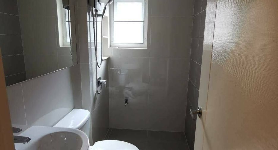 For rent 4 bedrooms house in Bang Na, Bangkok