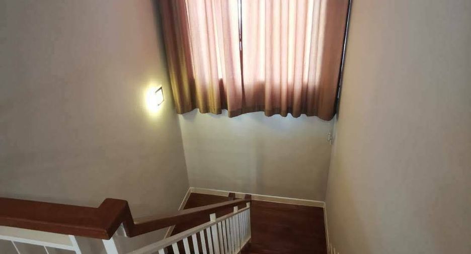 For rent 4 bedrooms house in Bang Na, Bangkok