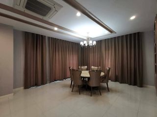 Casa en alquiler de 4 habitaciones en Bang Na, Bangkok