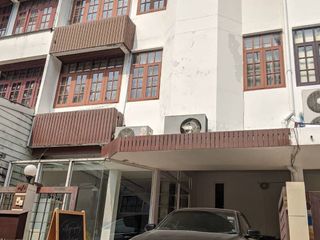 For rent 3 bedrooms townhouse in Watthana, Bangkok