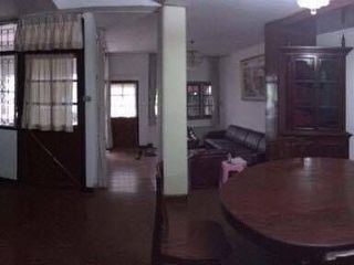 For rent 3 bedrooms townhouse in Watthana, Bangkok