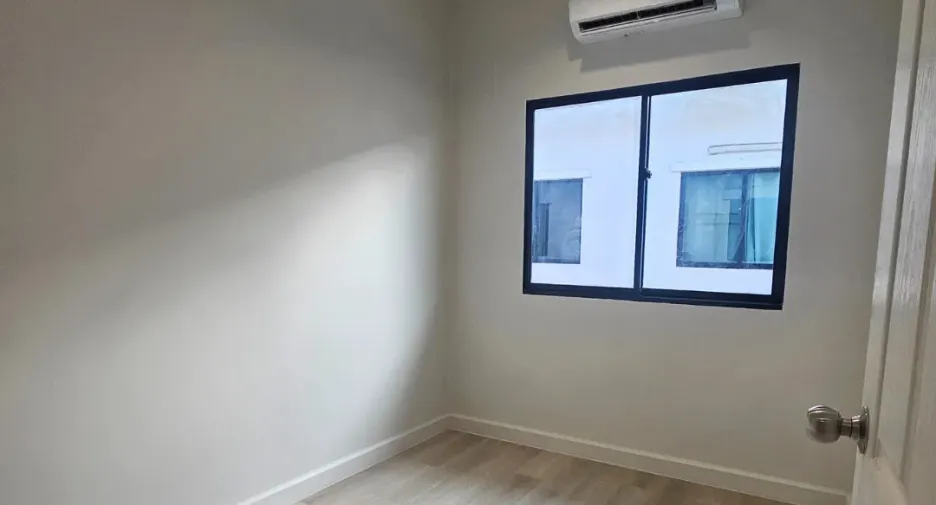 For rent 3 bedrooms townhouse in Bang Bua Thong, Nonthaburi