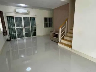 For rent 3 ベッドルーム townhouse in Pak Kret, Nonthaburi