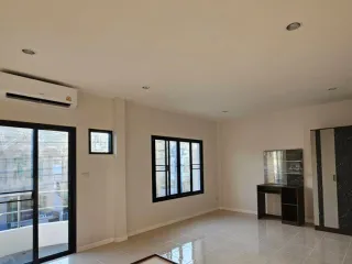 For rent 4 bedrooms townhouse in Bang Bua Thong, Nonthaburi