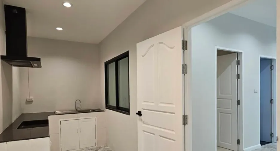 For rent 4 bedrooms townhouse in Bang Bua Thong, Nonthaburi
