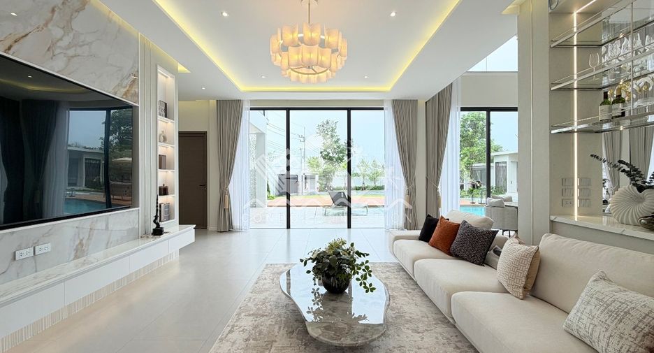 Casa en venta de 5 habitaciones en Bang Lamung, Chonburi