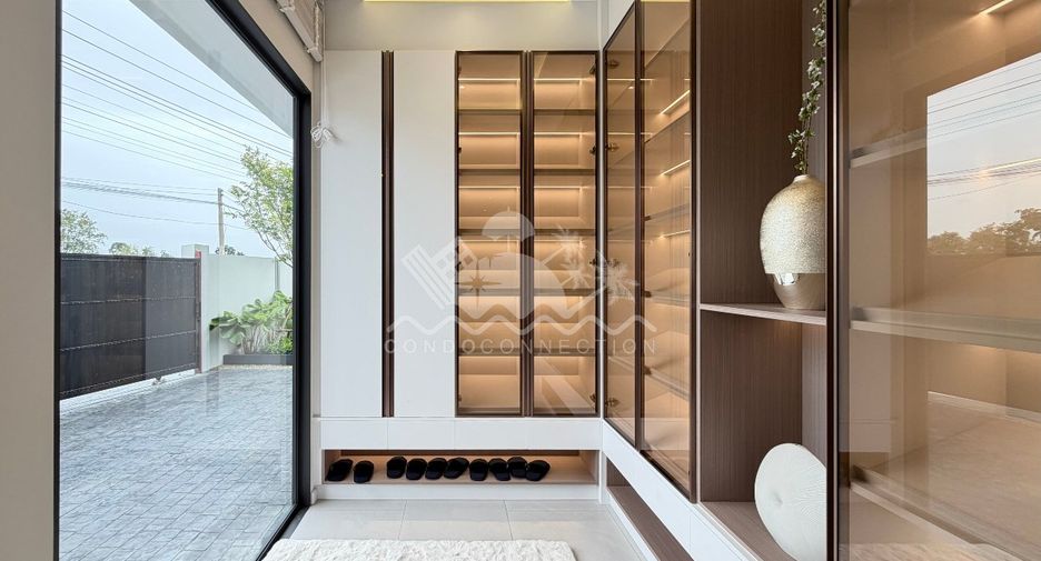 Casa en venta de 5 habitaciones en Bang Lamung, Chonburi
