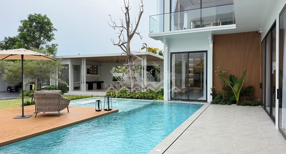 Casa en venta de 5 habitaciones en Bang Lamung, Chonburi