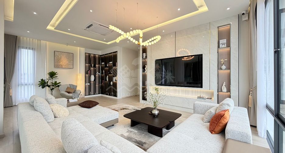 Casa en venta de 5 habitaciones en Bang Lamung, Chonburi