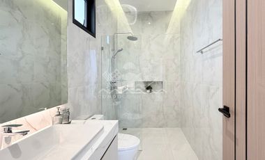 Casa en venta de 5 habitaciones en Bang Lamung, Chonburi