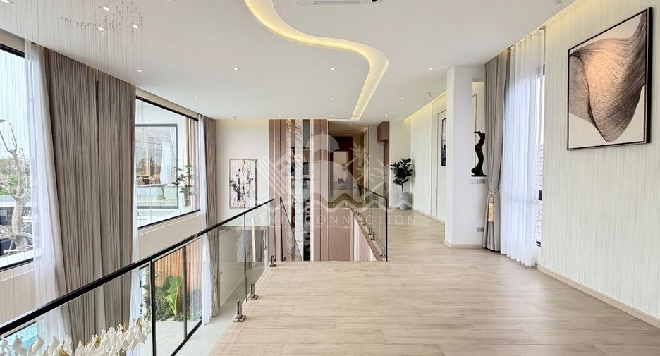 Casa en venta de 5 habitaciones en Bang Lamung, Chonburi