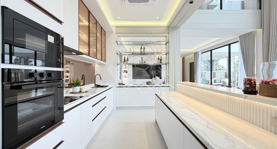 Casa en venta de 5 habitaciones en Bang Lamung, Chonburi
