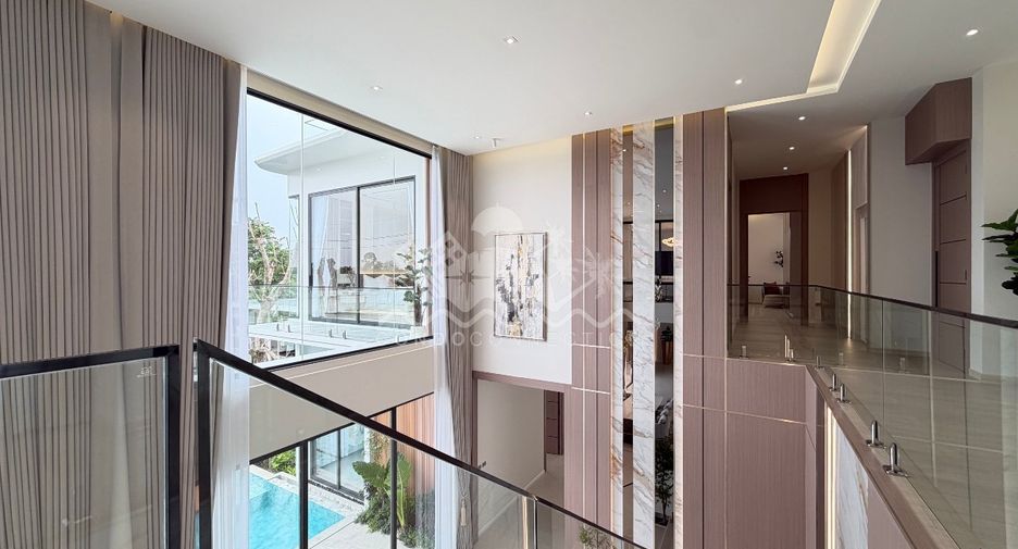 Casa en venta de 5 habitaciones en Bang Lamung, Chonburi