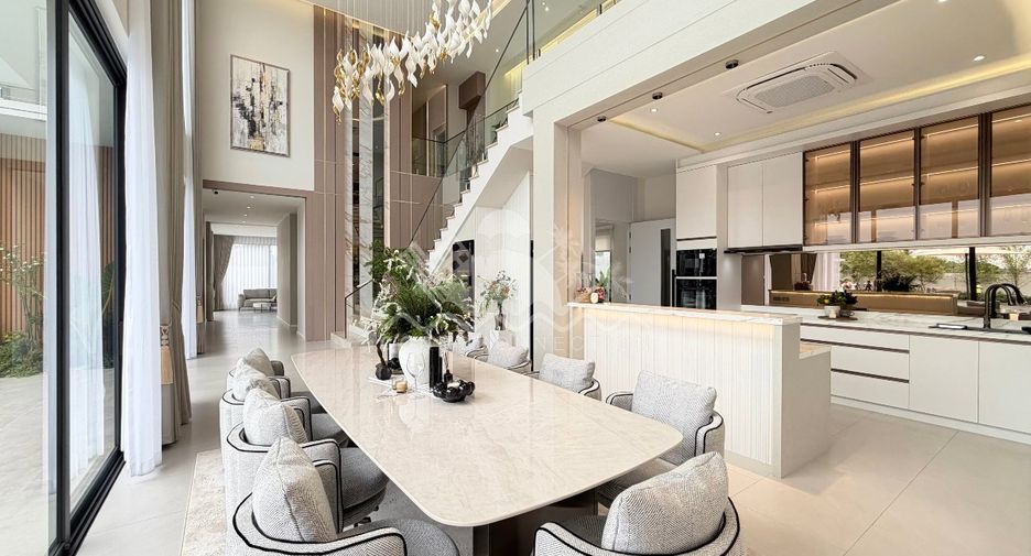 Casa en venta de 5 habitaciones en Bang Lamung, Chonburi