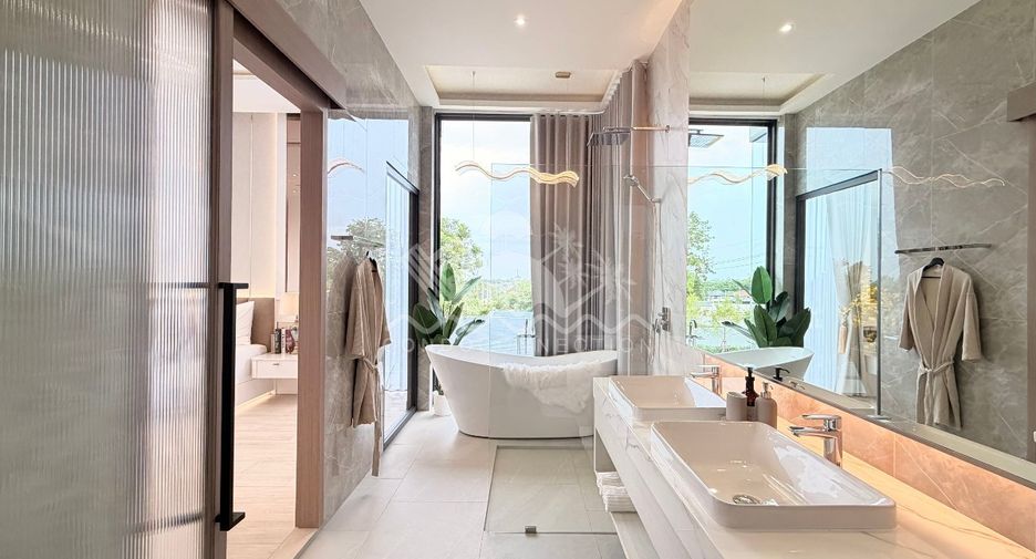 Casa en venta de 5 habitaciones en Bang Lamung, Chonburi