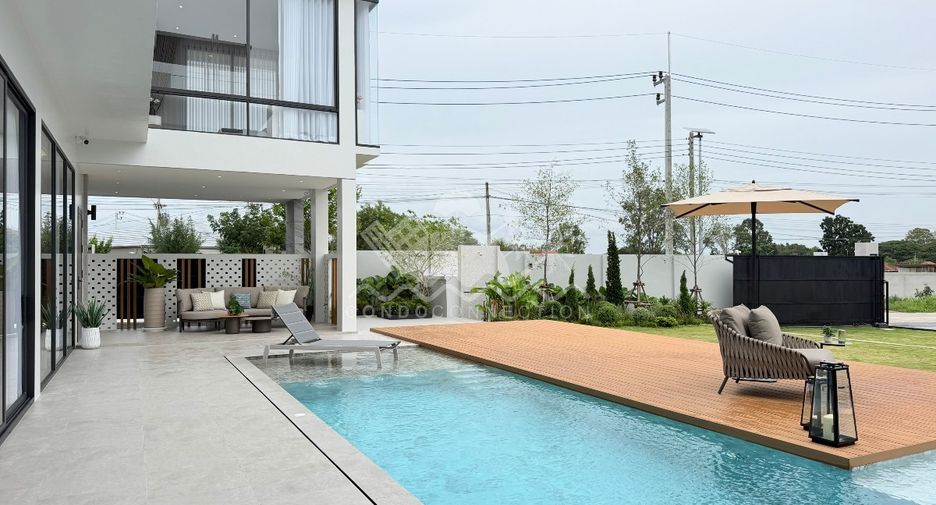 Casa en venta de 5 habitaciones en Bang Lamung, Chonburi