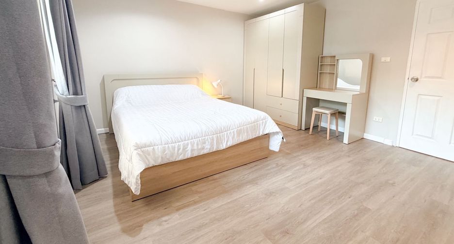 For rent 2 bedrooms condo in Mueang Phuket, Phuket