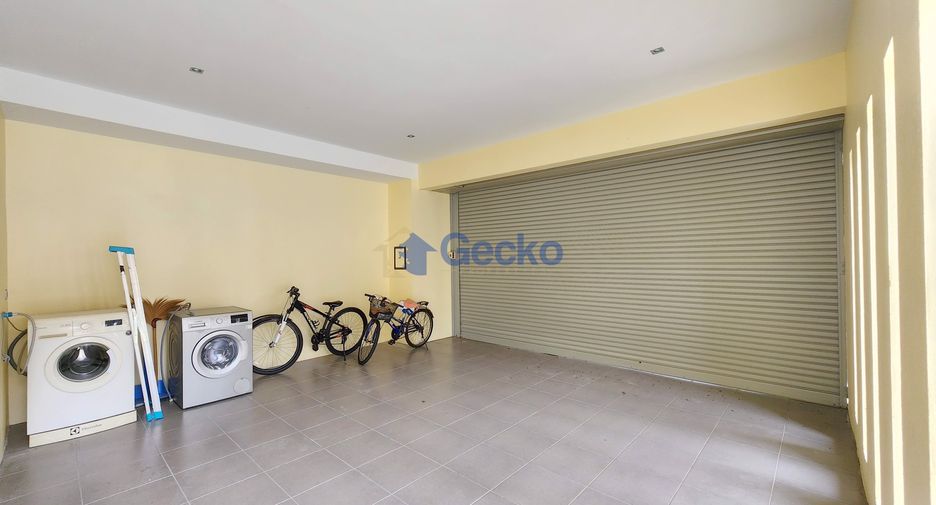 For sale 4 bedrooms house in Bang Lamung, Chonburi