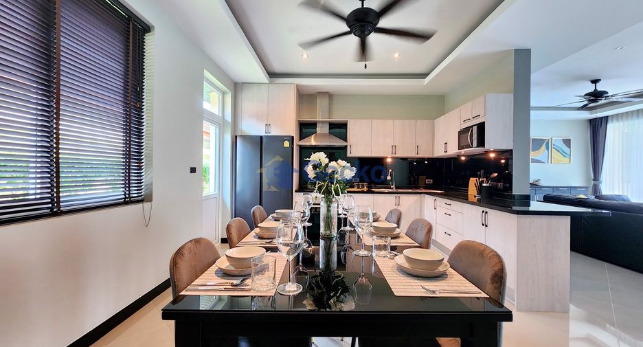 For sale 4 bedrooms house in Bang Lamung, Chonburi
