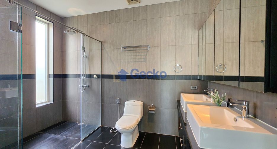 For sale 4 bedrooms house in Bang Lamung, Chonburi