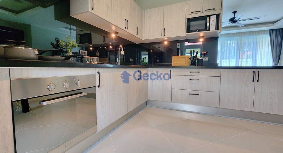For sale 4 bedrooms house in Bang Lamung, Chonburi